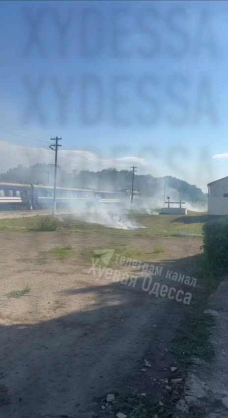 Россия обстреляла поезд Одесса-Днепр с помощью беспилотников, жертв нет.