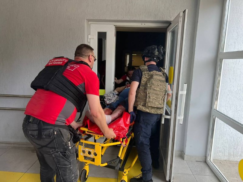 Внаслідок російських обстрілів у Нікопольському районі Дніпропетровської області поранено 4 особи