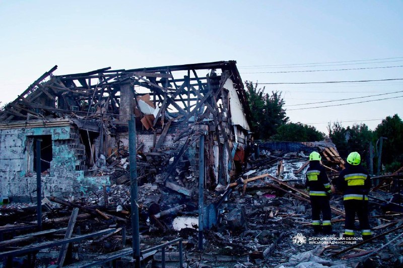 Rusya'nın Dinyeper kentine düzenlediği hava saldırıları sonucu 3 kişi yaralandı.