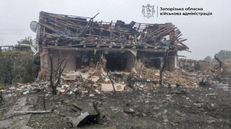 Внаслідок авіаударів російської авіації у Володимирівці Запорізької області поранено 5 людей