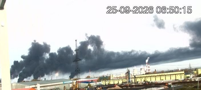 Нефтеперерабатывающий завод в Перми подвергся атаке беспилотников.