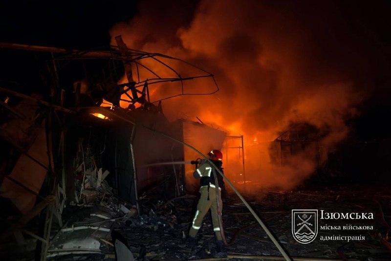 Внаслідок обстрілу з РСЗВ в Ізюмі, Харківської області, поранено 2 людей