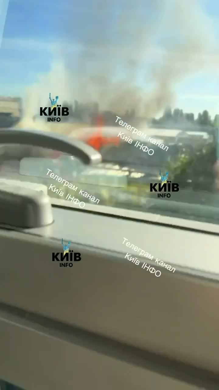 Ще один удар дрона біля офісної будівлі в Києві