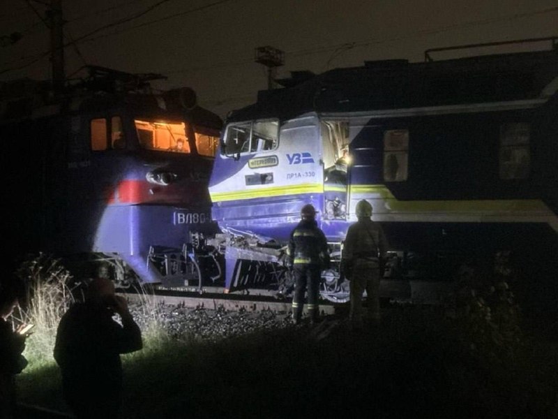 Львов'da tren çarpışmasında 5 kişi yaralandı