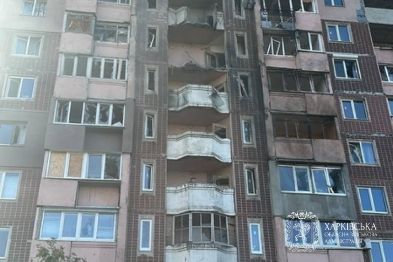 У Харкові 12 людей постраждали внаслідок ранкового російського обстрілу. Міський голова Ігор Терехов повідомив, що протягом ранку російські війська п'ять разів атакували Київський район міста.