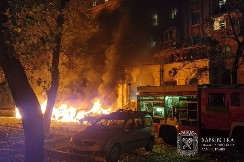 Un edificio residencial fue blanco de un ataque ruso en el distrito de Shevchenkivskyi de Járkiv.