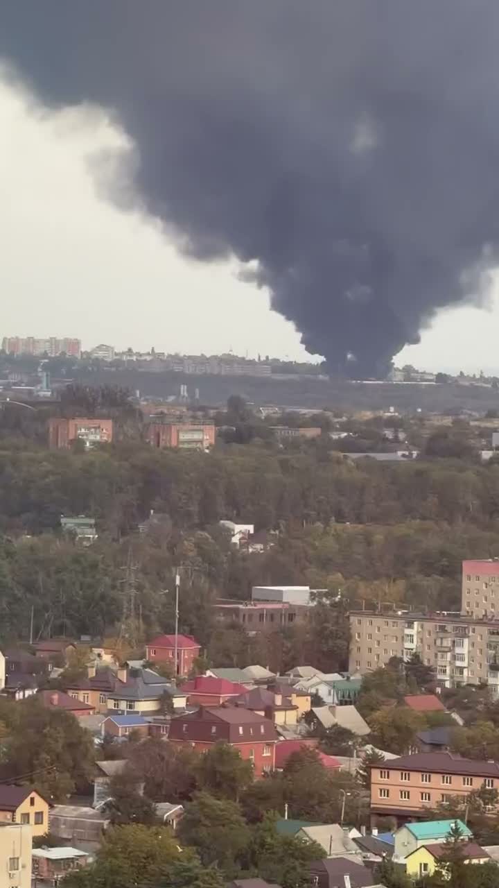 У Ростові сталася велика пожежа на заводі АксайкарданДеталь.